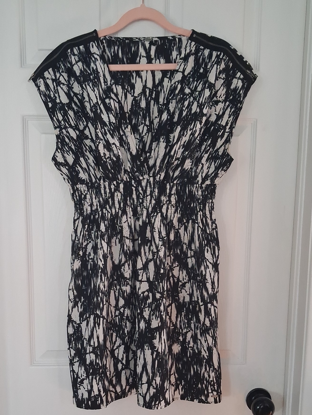 Guess Black and White Abstract Print Midi Dress